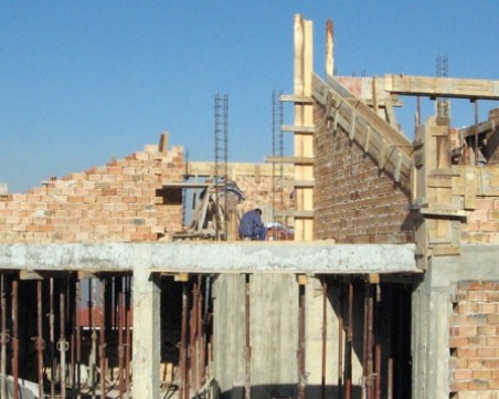 Крадци обраха строеж край Пловдив, задигнаха кабели и стълба