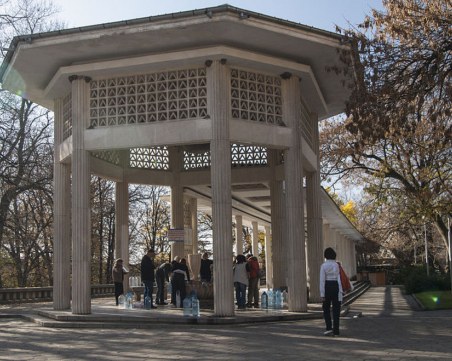 Спряха кранчето на минералната вода в Хисаря