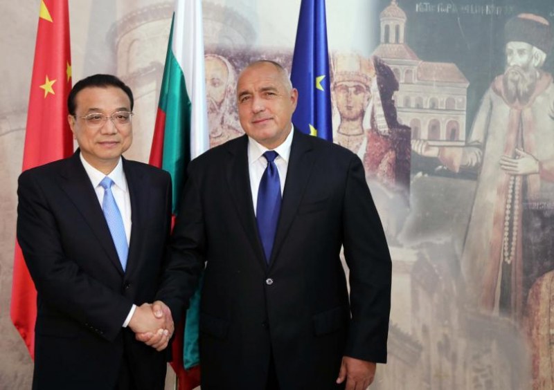 След разговор между Борисов и Ли Къцян, Китай дарява на България маски и предпазни средства