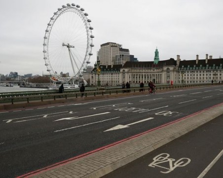 Английски учен: 20 000 починали от коронавируса на Острова ще е постижение