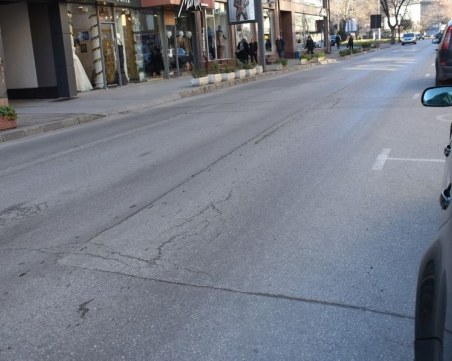 Дезинфекцират улици и площади в Асеновград