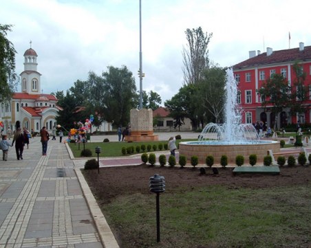 Мъж и жена от Елин Пелин със съмнения за COVID-19