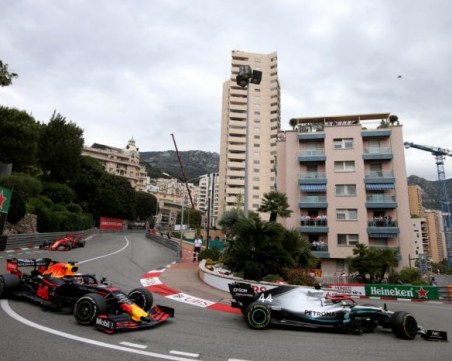 Формула 1 отложи още три състезания