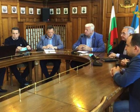 Община Пловдив с помощ към бизнеса – освобождава от такси и започва големите си проекти