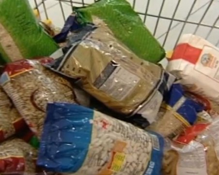 Общински служители ще купуват продукти и лекарства на хората под карантина в Куклен