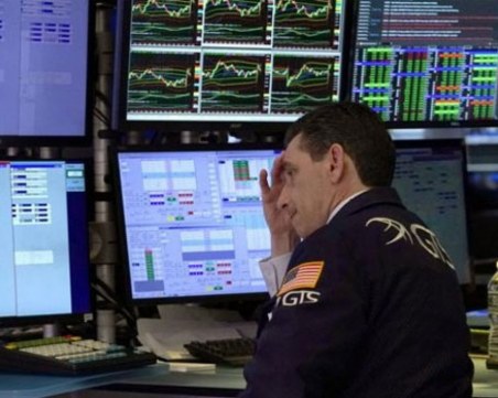 Отново срив на борсите, цената на петрола падна