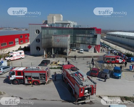 Пожарът в  пловдивската болница тръгнал от гаражите, пламнали столове