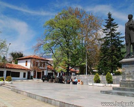 Крути мерки в Сопот, наложиха вечерен час