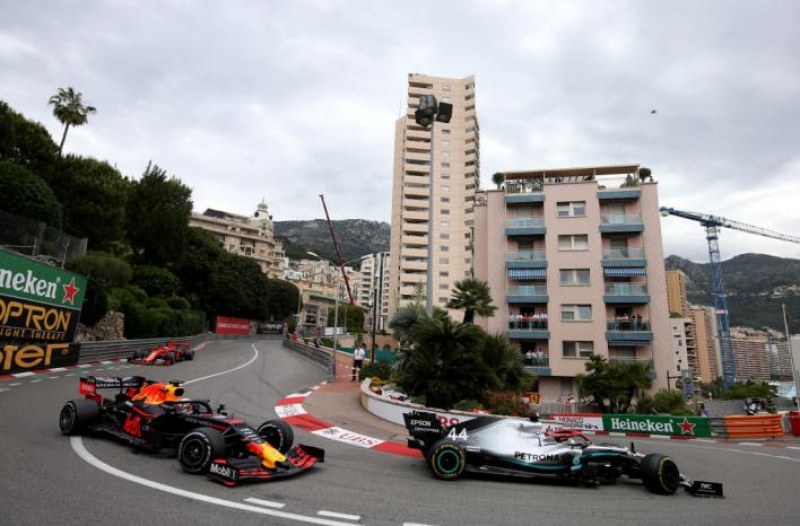Формула 1 отложи още три състезания