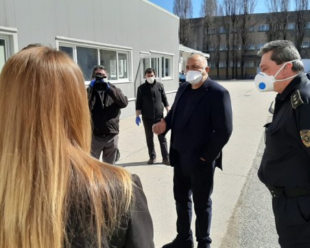 Борисов: Магазините ще работят сутрин само за възрастни хора