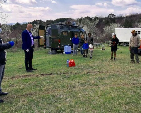 Къмпингуващите край Сопот французи са изолирани, искат преводач