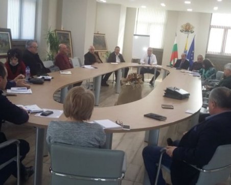 Ремонтират болницата в Асеновград, за да приема пациенти с коронавирус