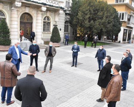 Здравко Димитров: Не е небоходимо кварталите да се затварят с КПП-та