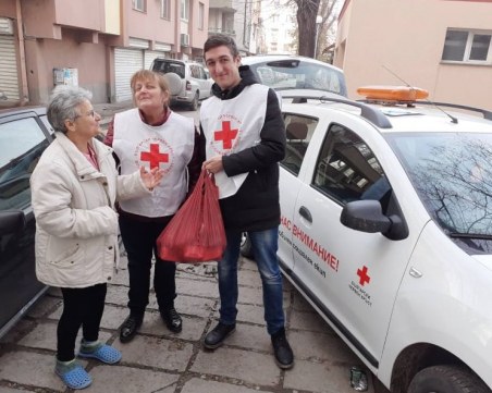 Зов за съпричастност! БЧК-Пловдив набира доброволци за мобилните социални екипи