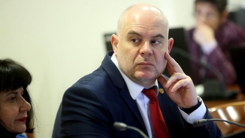 Гешев: Втори път призовавам за радикални мерки, третият път можем да свършим като Италия