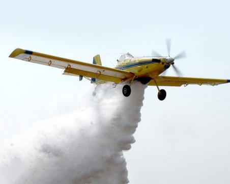 Дезинфекцират Карнобат със самолет