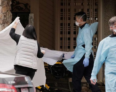 САЩ затваря границите с Канада и Мексико тази нощ, учени прогнозират 650 000 заболели