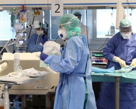 651 починаха в Италия за денонощие, над 5500 са новите болни