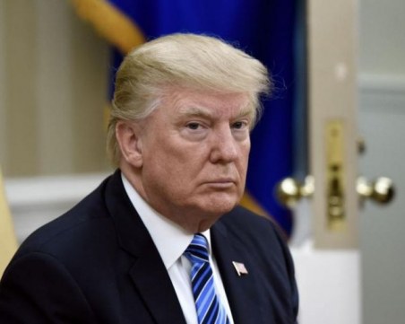 Болните в САЩ нарастват с всяка минута, Тръмп под натиск за медицински материали