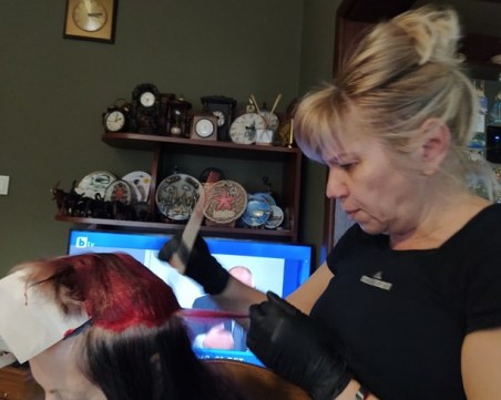 Фризьорките в Пловдив му намериха цаката