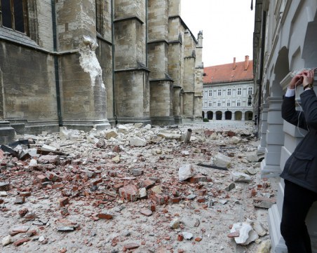 Огромни разрушения след силните трусове в Загреб! Срути се кулата на емблематичната катедрала