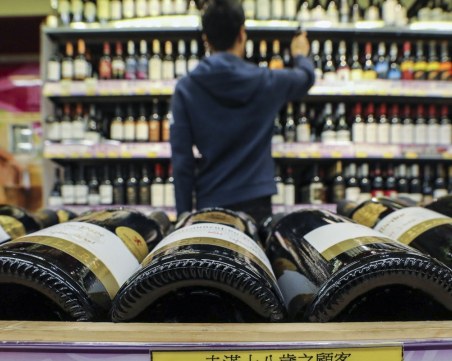 В Хонконг забраняват продажбата на алкохол