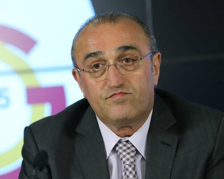 Вицепрезидентът на голям футболен тим е болен от коронавирус