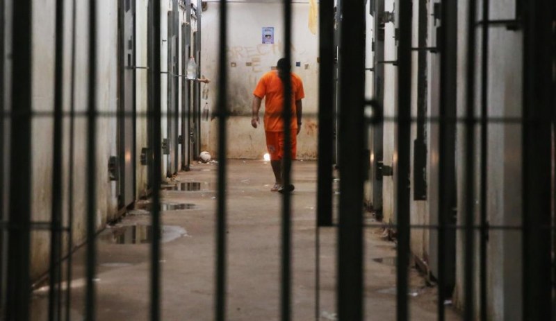 Освобождават хиляди затворници в САЩ заради COVID-19