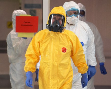 Владимир Путин посети болница за пациенти с COVID-19