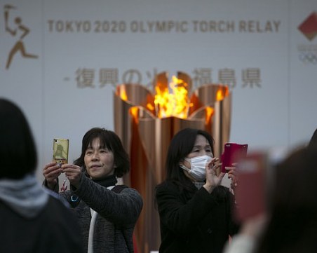 Японският премиер: Отлагаме олимпиадата с година, няма как