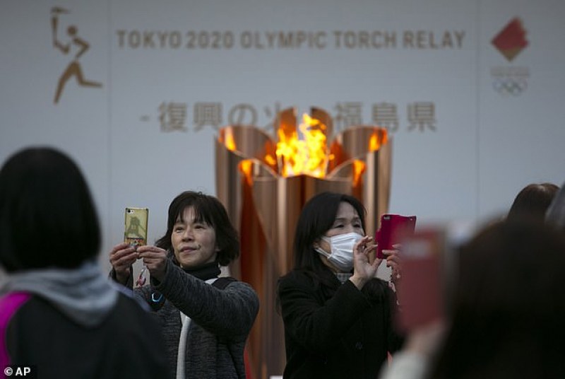 Японският премиер: Отлагаме олимпиадата с година, няма как