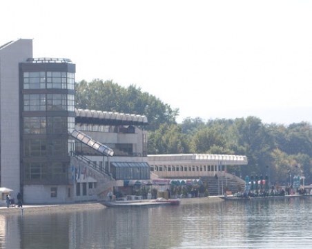 Общинският съвет в Пловдив ще заседава на открито – приемат антикризисните мерки за бизнеса