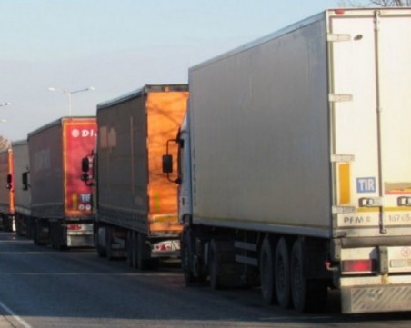 Отмениха заповедта, спираща тировете за Турция и от още 70 държави