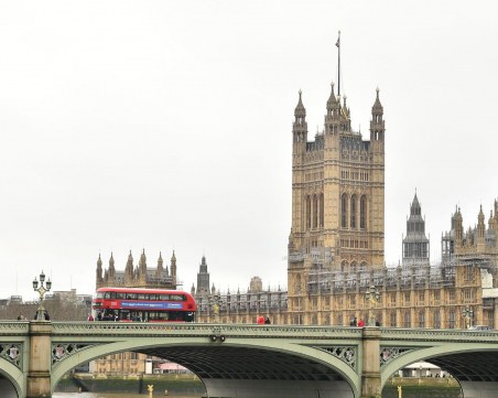 Парламентът в Лондон спира да работи заради Covid-19
