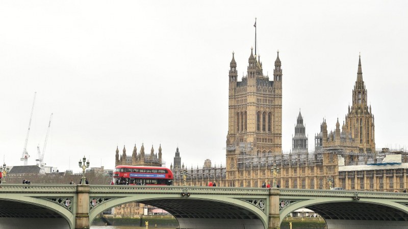 Парламентът в Лондон спира да работи заради Covid-19