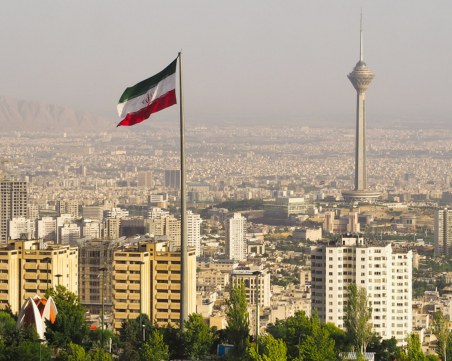 Иран забрани междуградските пътувания