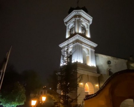 Камбаните в Пловдив бият силно в този час