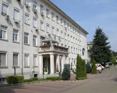 Лекари, контактни на пациент с КОВИД-19: Отмениха карантината ни предсрочно