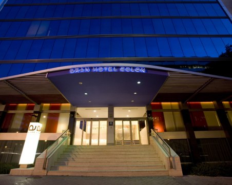 Луксозен хотел в Мадрид се превърна в болница за лечение на пациенти с COVID-19