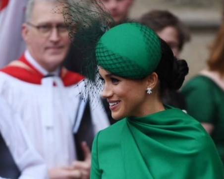 Меган изолирана заради коронавируса, при нея малцина и само с маски