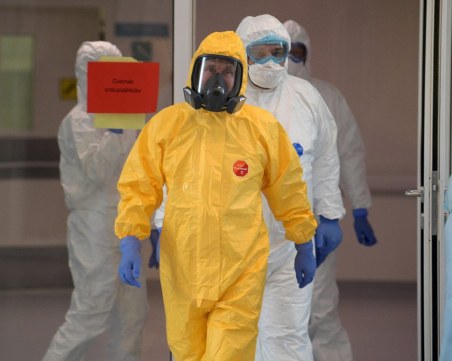 Москва затвори всичко освен хранителните магазини и аптеките