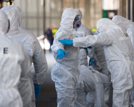 Още по-голям скок на жертвите на коронавирус в Испания, бум на заразените в САЩ