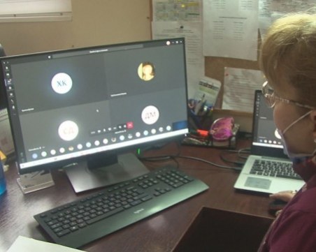 Петокласник саботира учителя си в Пловдив, заглуши го по време на час