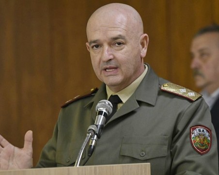 Пикът на епидемията ще е около Великден, изолация най- рано до Гергьовден