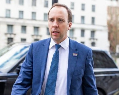 И здравният министър на Великобритания с коронавирус