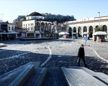 Нова система в Гърция: Работиш две седмици в месеца и ти плащат на 50%