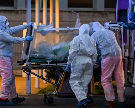 Ужас в Италия - 919 души загинаха за ден от COVID-19! САЩ гонят 100 000 болни