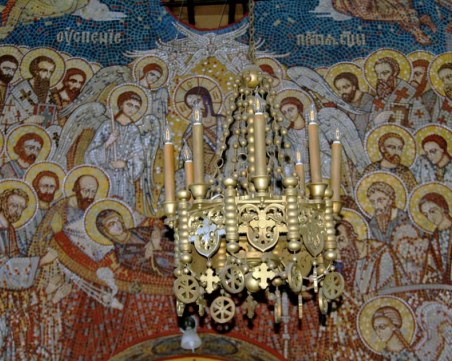 Започна се: Мъж разби и ограби храм, съдът го остави в ареста за постоянно