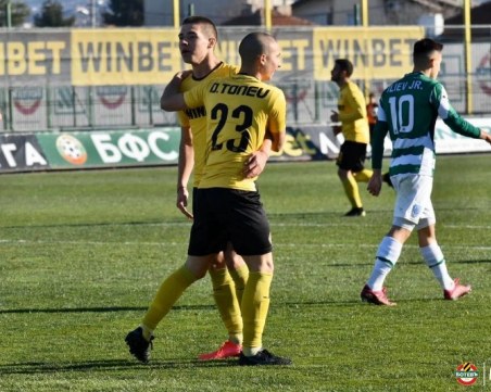 Играчите на Ботев готови да си намалят заплатите