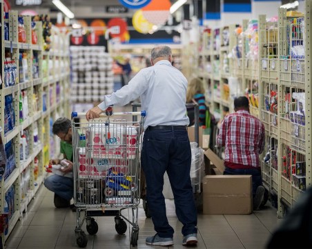 Кои стоки поскъпнаха драстично? Защо няма поевтиняване предвид цените на горивата?